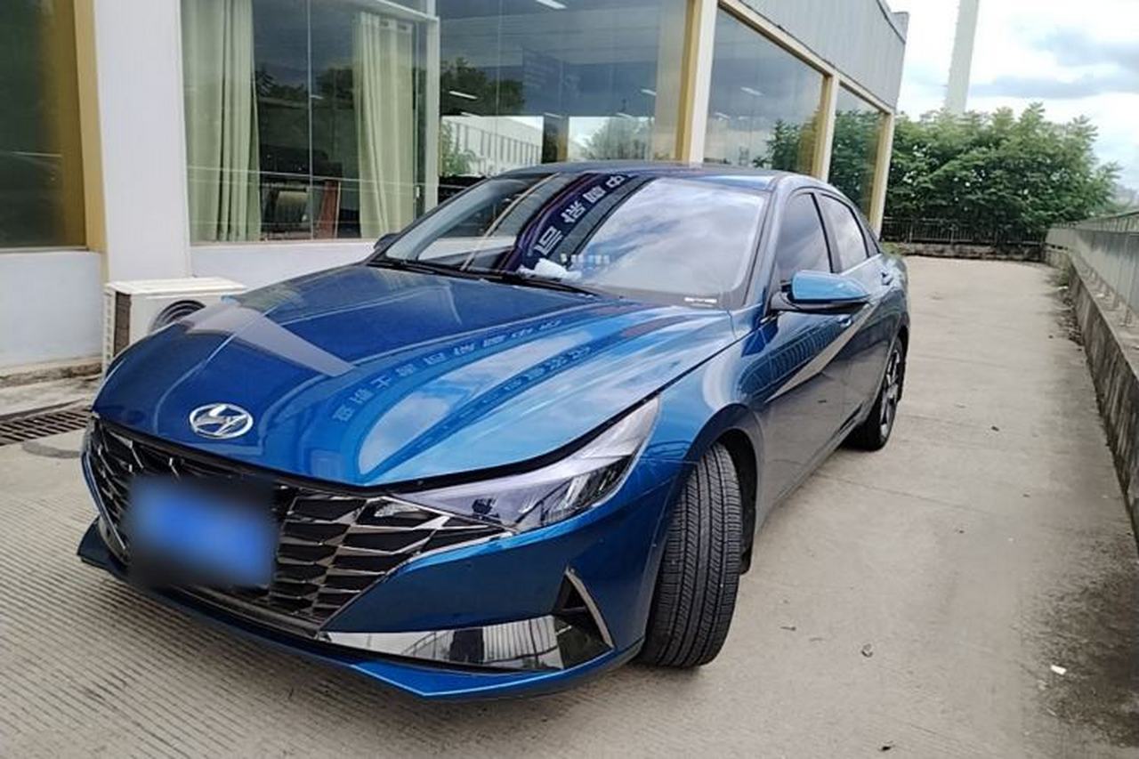 Hyundai Elantra 2022